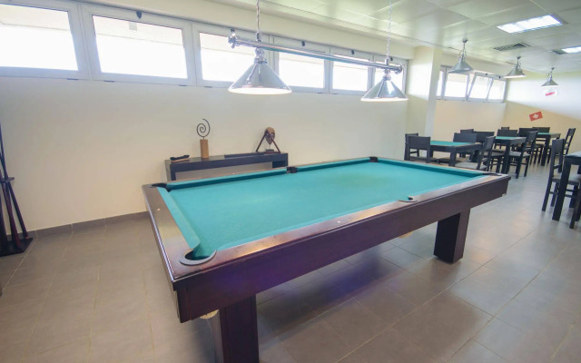 Hotel Oasis Salinas Sea