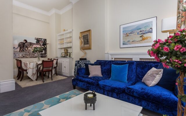 2 Bedroom Apartment In Knightsbridge