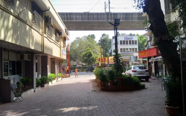 Hotel Highway Inn