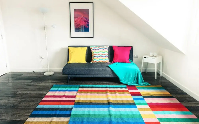 Chic Spacious Apartment in Peterborough