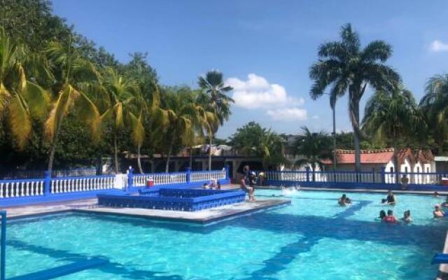 Hotel Zona Tropical