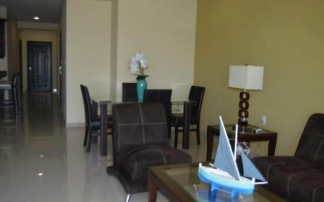 Condo Ari 620 by Villas HK28