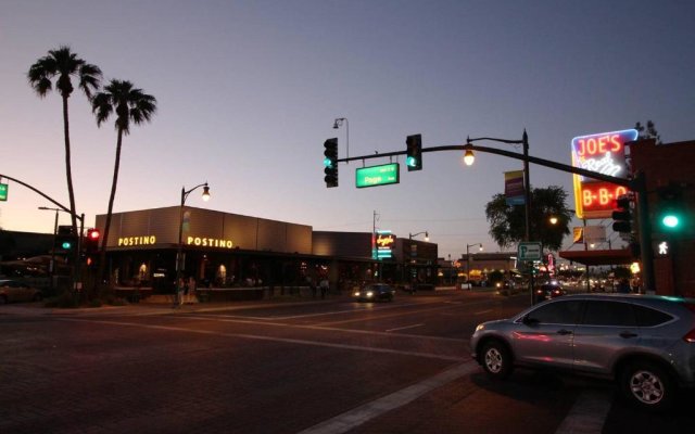 Cozy Gilbert Condo Walking Distance to Downtown!