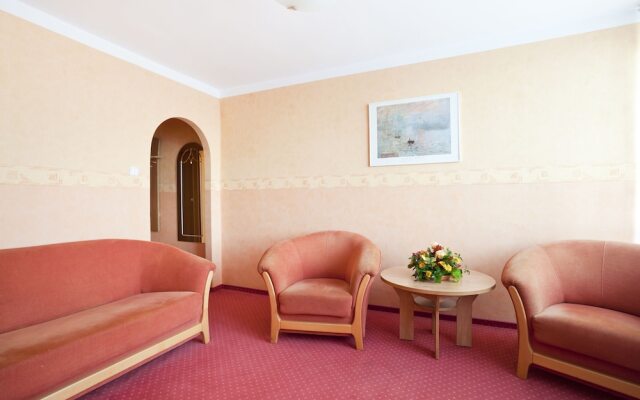 Ikar Hotel