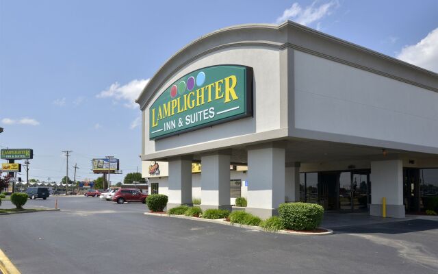 Lamplighter Inn & Suites - South