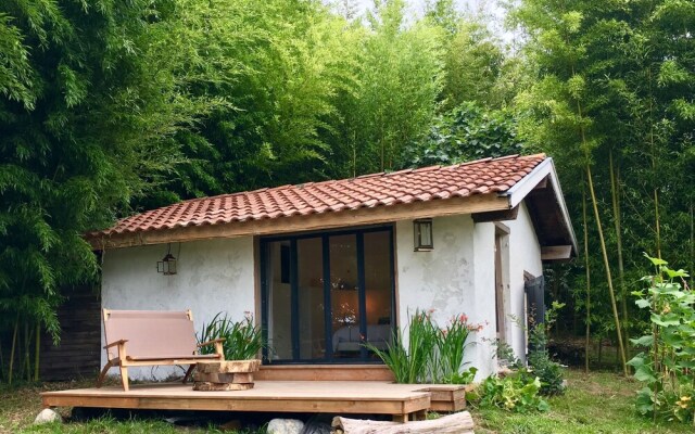Coco Barn Wood Lodge
