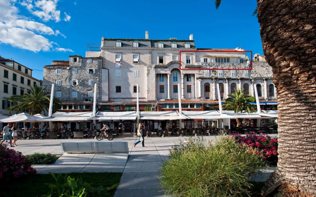 Riva Luxury Suites