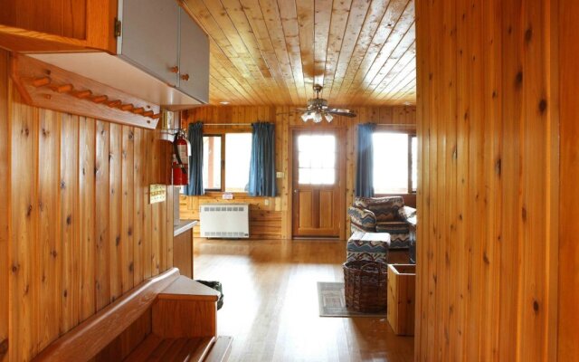 Becker's Lodge Bowron Lake Adventures Resort