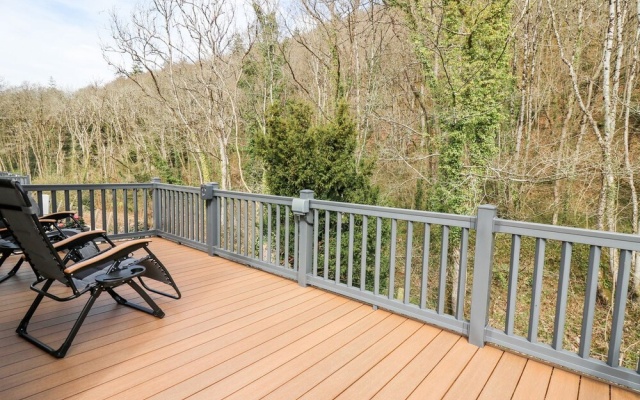 33 Woodpecker Lodge