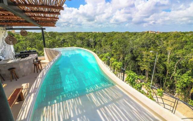 Charming Jungle Apartment Rooftop BBQ