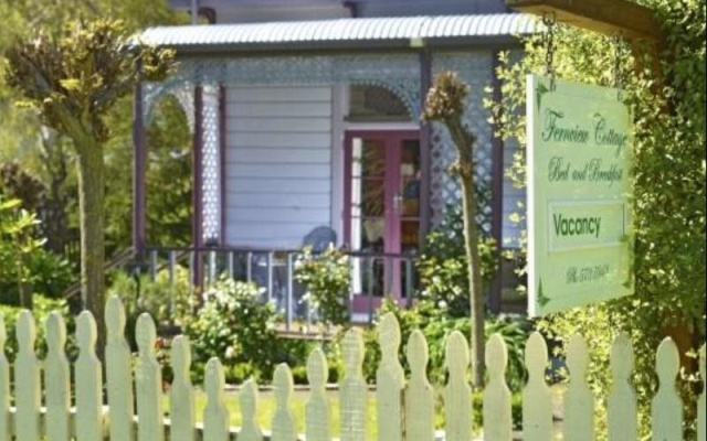 Fernview Cottage Bed and Breakfast – Outside – Picton