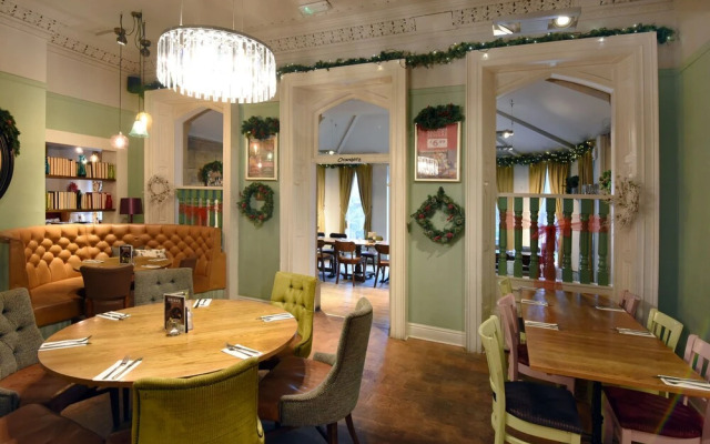 Holmfield Arms