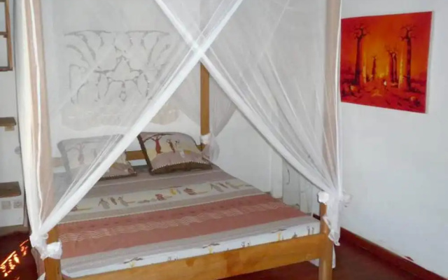 Bungalow With 2 Bedrooms in Andilana, With Wonderful sea View, Shared Pool and Enclosed Garden — фото 2