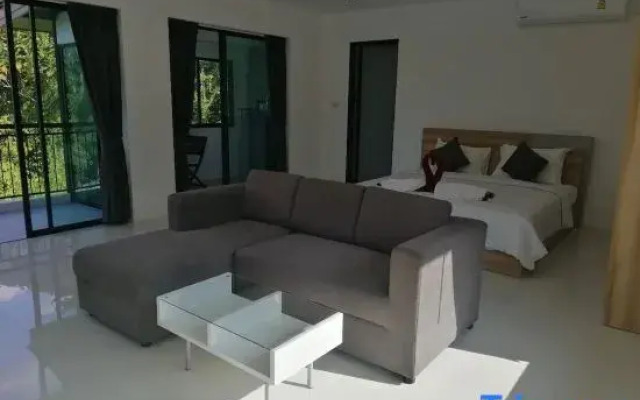 Hillside Studio Vacation Apartment with Pool