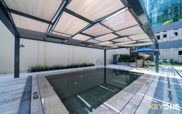 The Cosmopolitan Serene Living in a One Bedroom