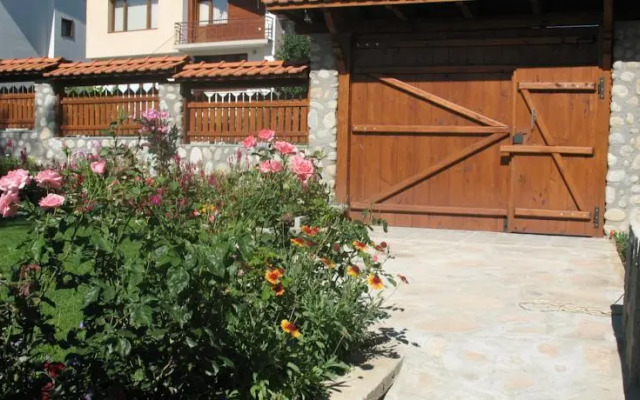 Stoyanova Guest House