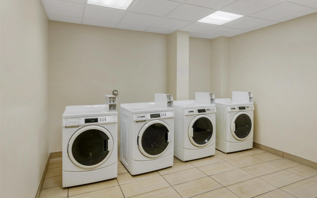 Best Western Plus Winnipeg West