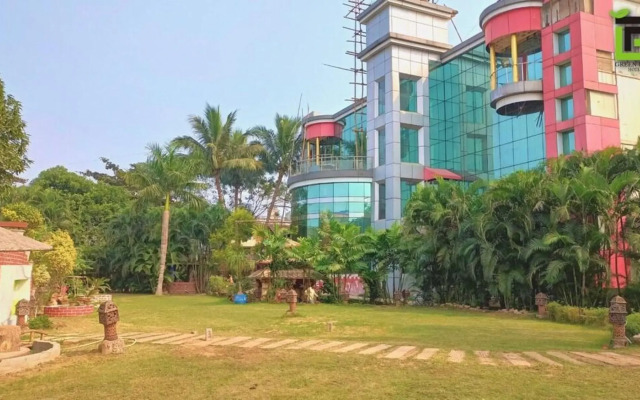 OYO 28157 Hotel Green Field