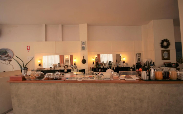 Adams Hotel