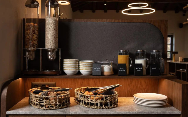 Unedo All Seasons Hotel