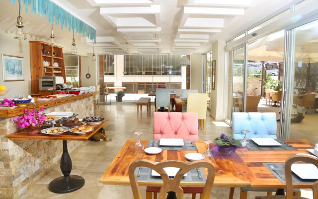 Saylam Suites