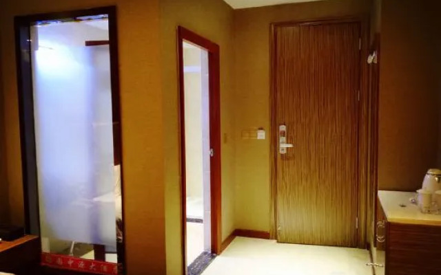 Q+ Treasure Palace Hotel