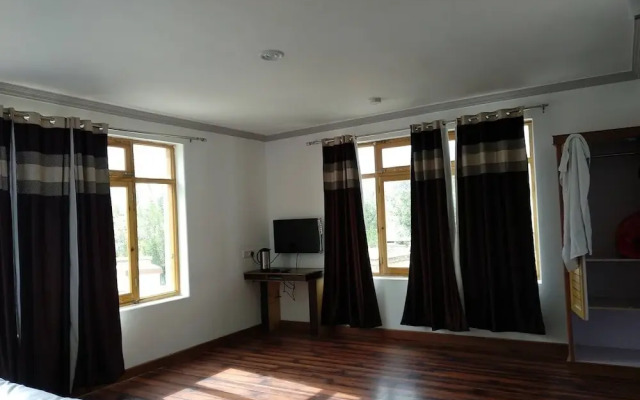 Hotel Leh Residency