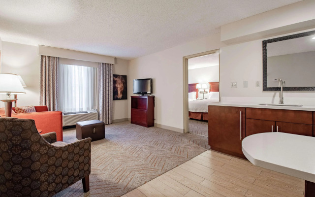 Hampton Inn & Suites Williamsburg-Richmond Rd.