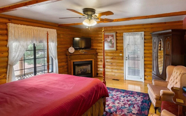 Quarter Horse Inn / Rose Room