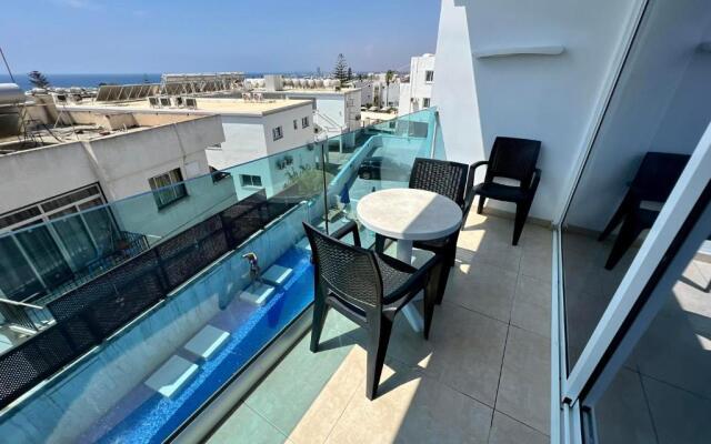 Sunny Blue Hotel