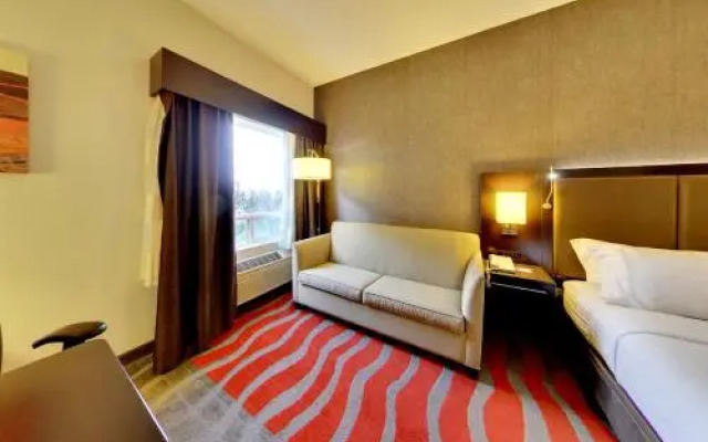 Holiday Inn Express Edmonton-International Airport