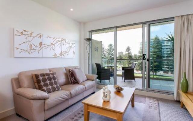 Glenelg Holiday Apartments-Pier