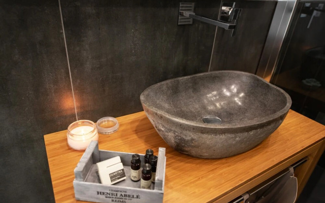 Hermes Rooms for tourists