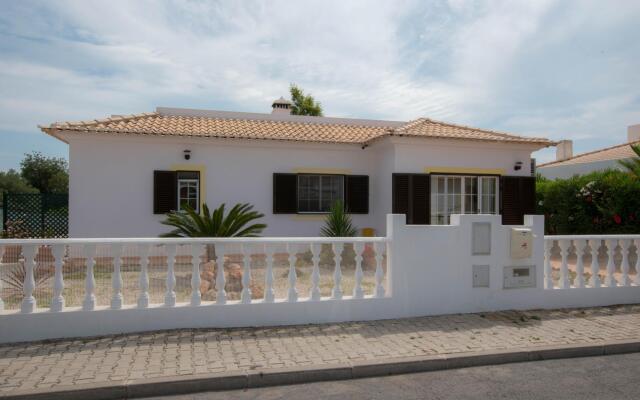 Casa Novo Horizonte by Portucasa