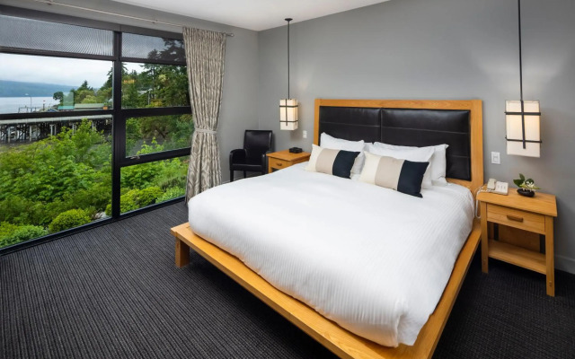 Brentwood Bay Resort & Spa