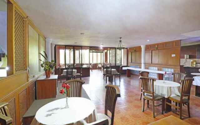 Super OYO 90382 Hotel Sarah Sukabumi