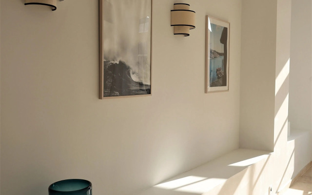 LES SUITES DU PORT by Le Saint Ferdinand