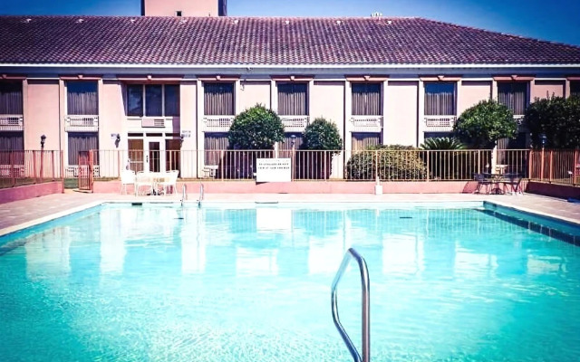 Regency Hotel & Conference Center