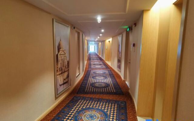 Vienna International Hotel Jinan West Railway Station East Square）