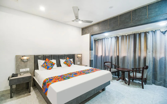 Fabhotel Apple Tree
