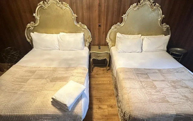White Star Line Hotel