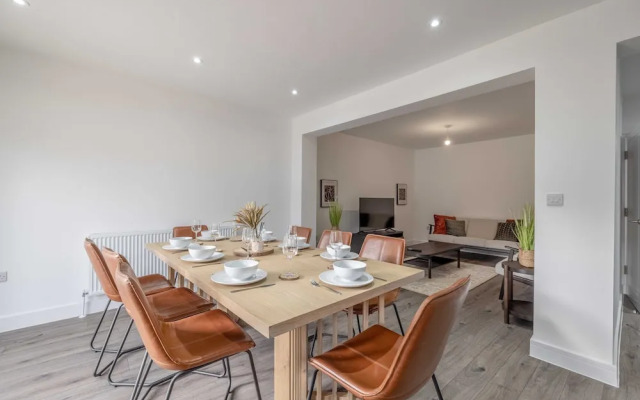 Chic and Comfy 4 Bedroom Stay Baylis