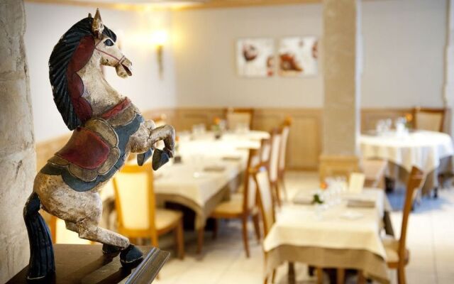 Hôtel restaurant Le Cheval Rouge