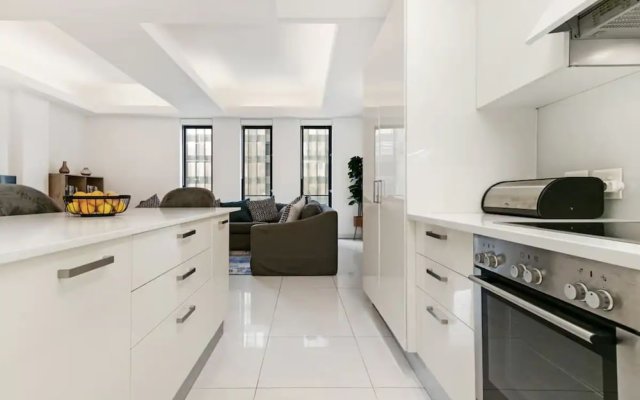 Spacious, Heritage 1 Bedroom Apartment in Cape Town
