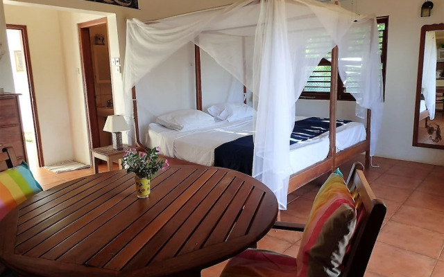 Two Bays Beach Villa Apartment and Studios