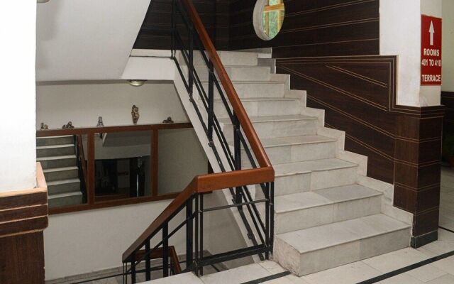 OYO 22122 Hotel Falcon Crest