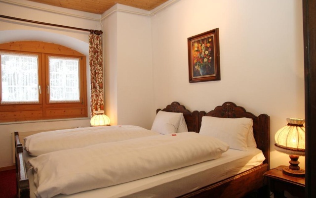Hotel Piz Ela – Guest Rooms – Berguen