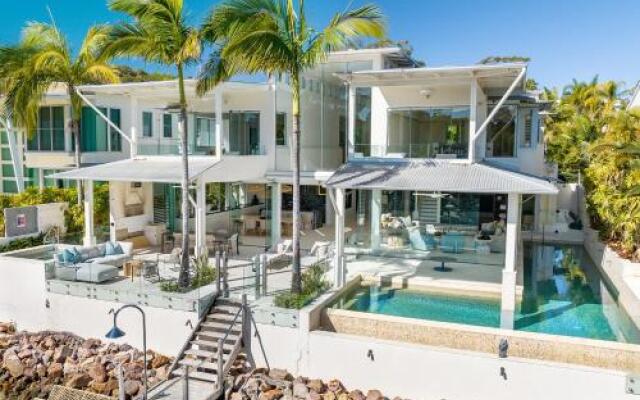 12 Noosa Parade