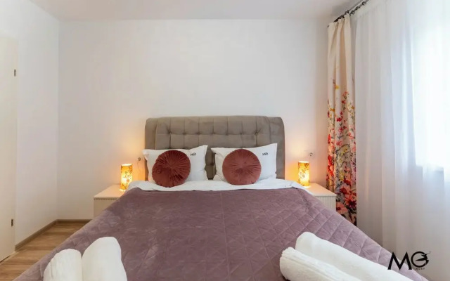 MoHost Sabina - Luxury with Balcony