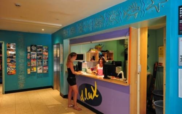 Dlux Hostel